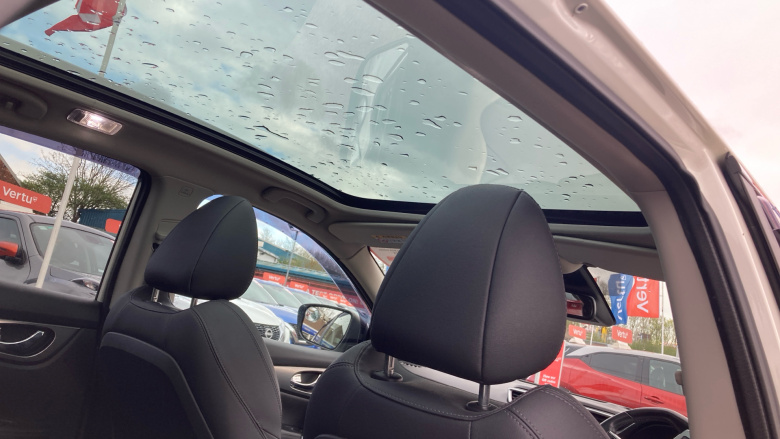 Nissan Qashqai 1.5 dCi 115 Tekna 5dr Diesel Hatchback